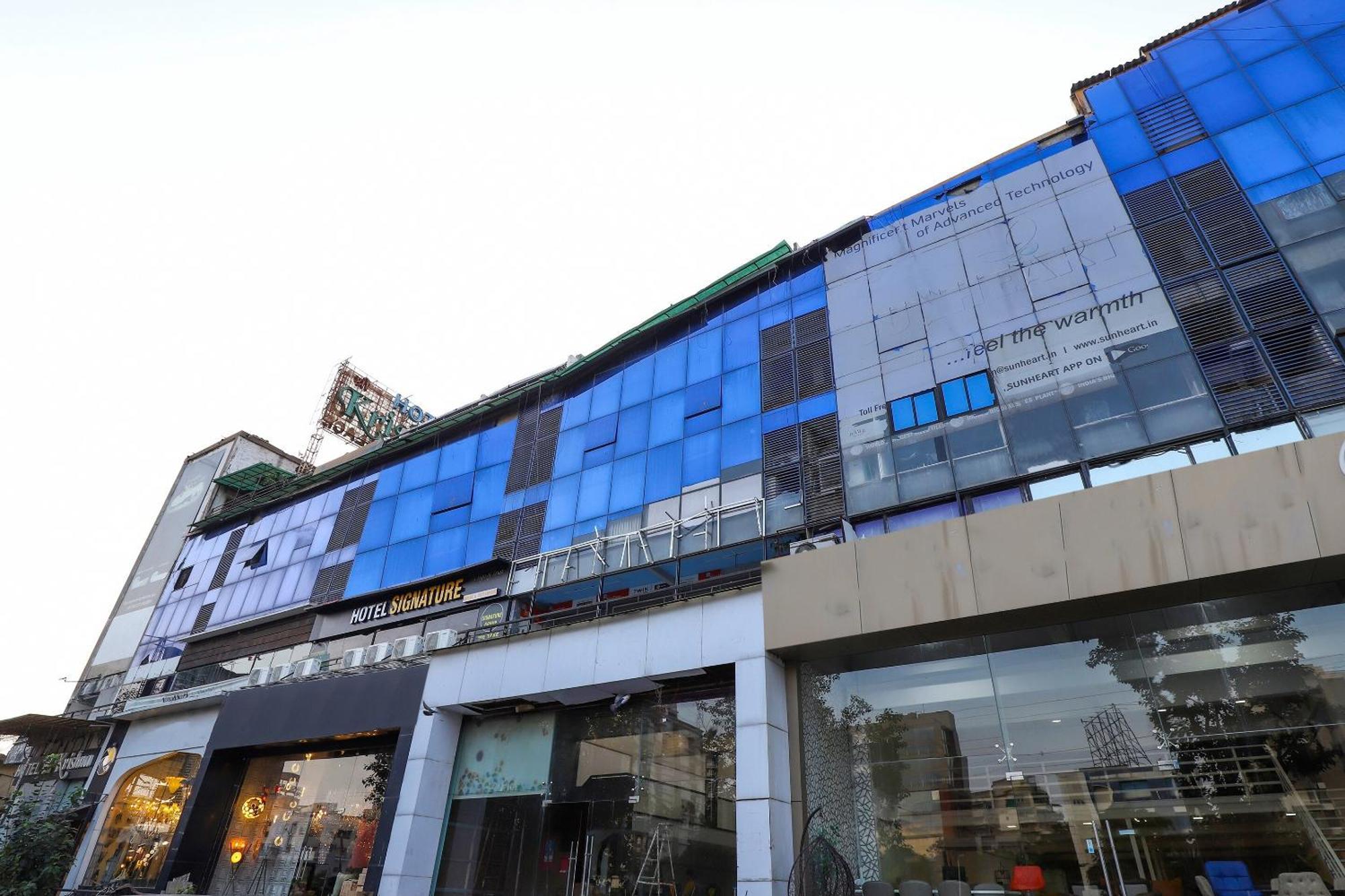 Oyo Hotel Shree Niwas Ахмедабад Экстерьер фото